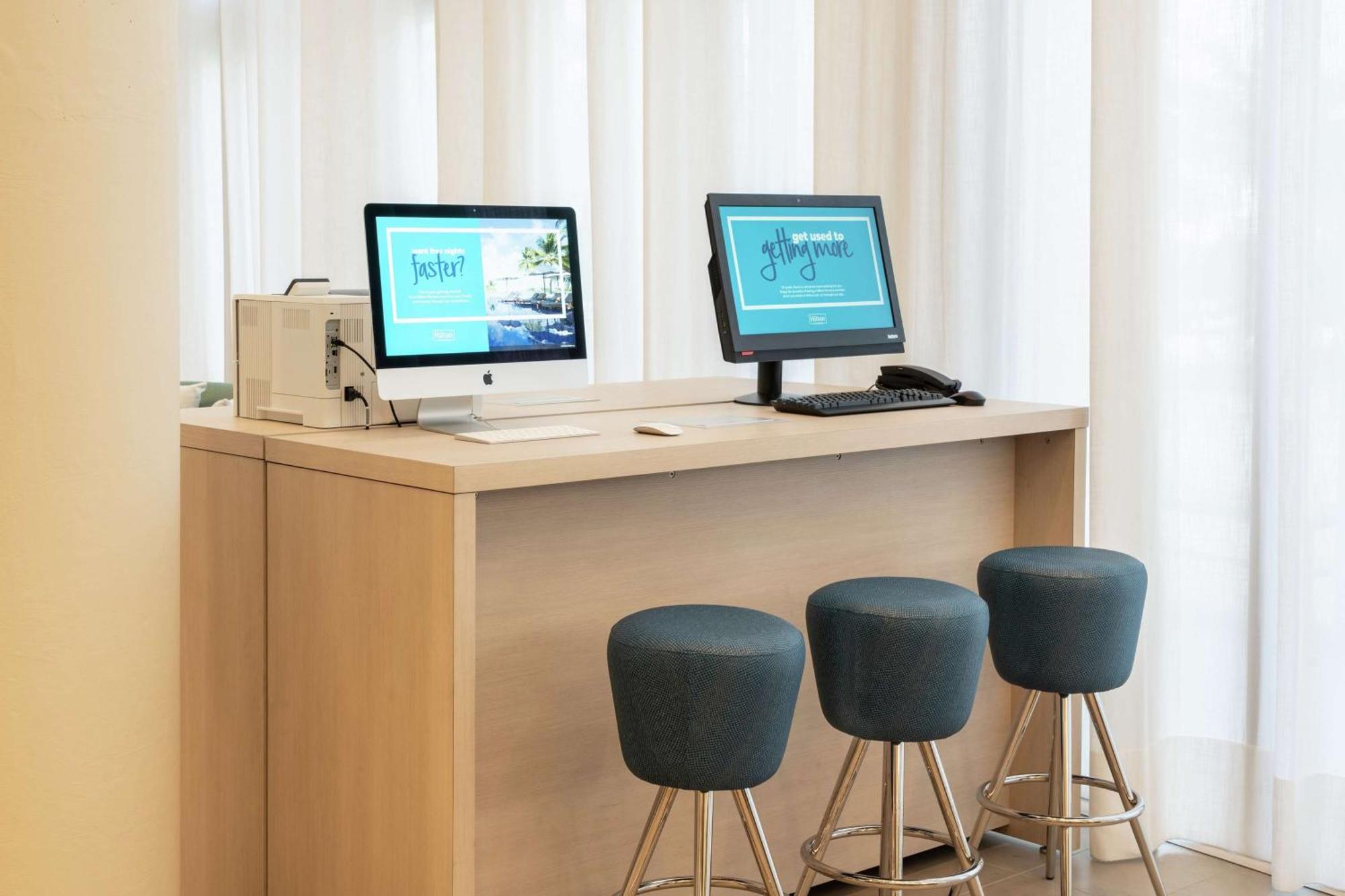 Doubletree By Hilton Miami Doral Hotel Sweetwater Екстериор снимка