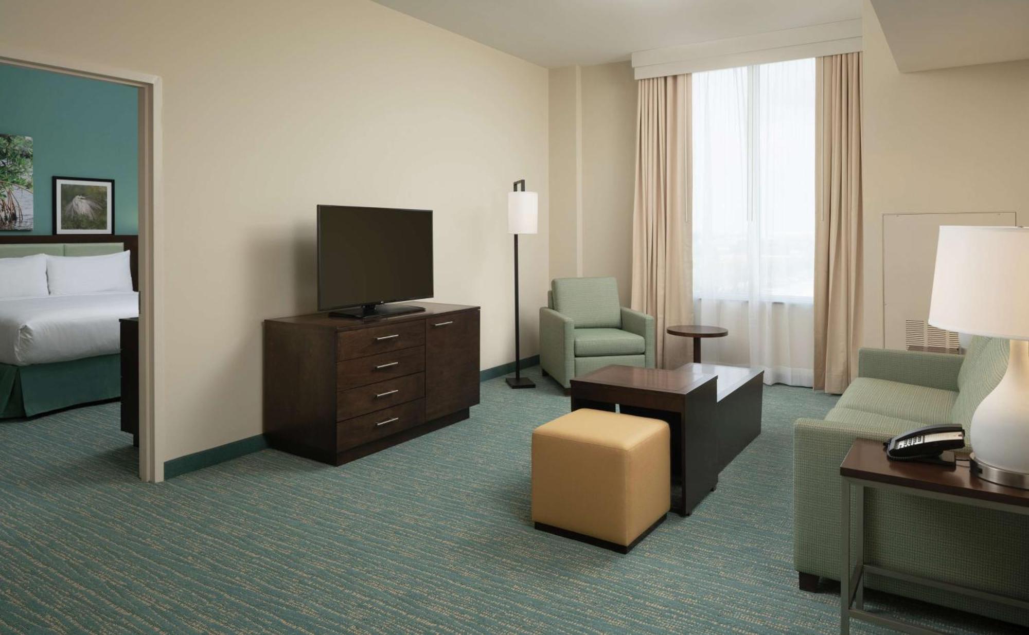 Doubletree By Hilton Miami Doral Hotel Sweetwater Екстериор снимка