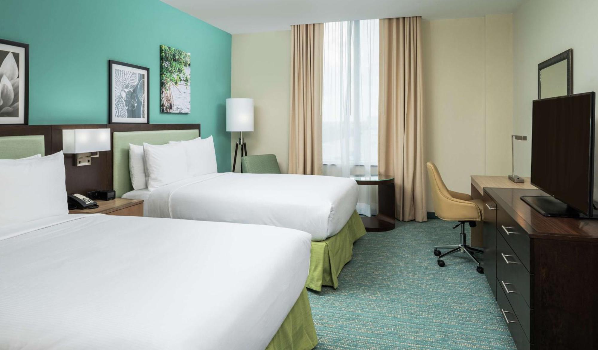 Doubletree By Hilton Miami Doral Hotel Sweetwater Екстериор снимка