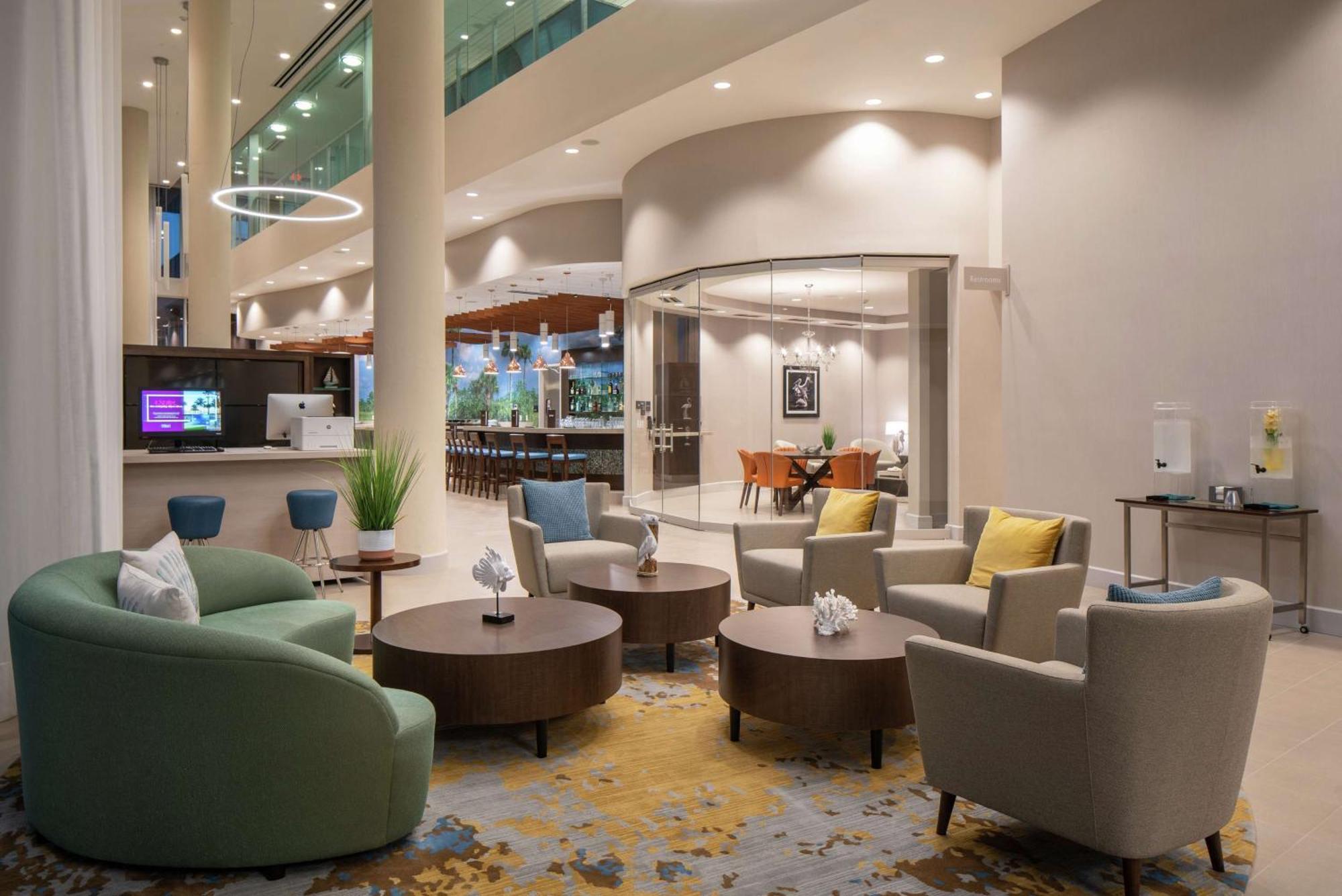 Doubletree By Hilton Miami Doral Hotel Sweetwater Екстериор снимка